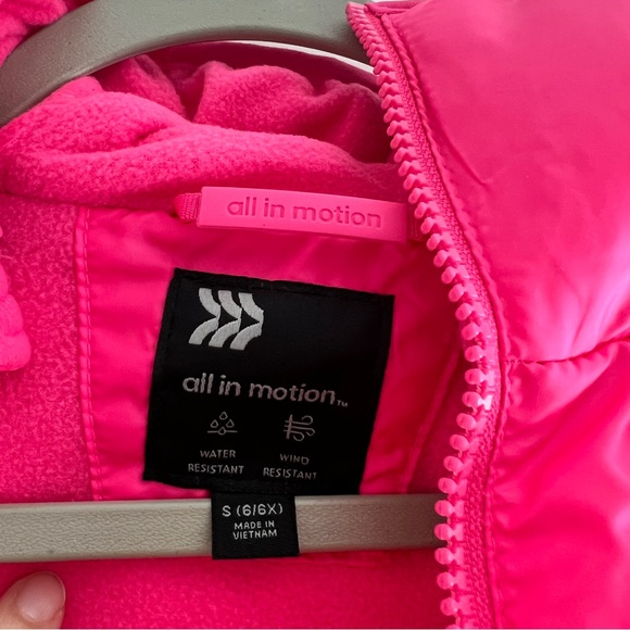 NWT Girl's hot pink Short Puffer Jacket - All in Motion - small - Picture 3 of 8